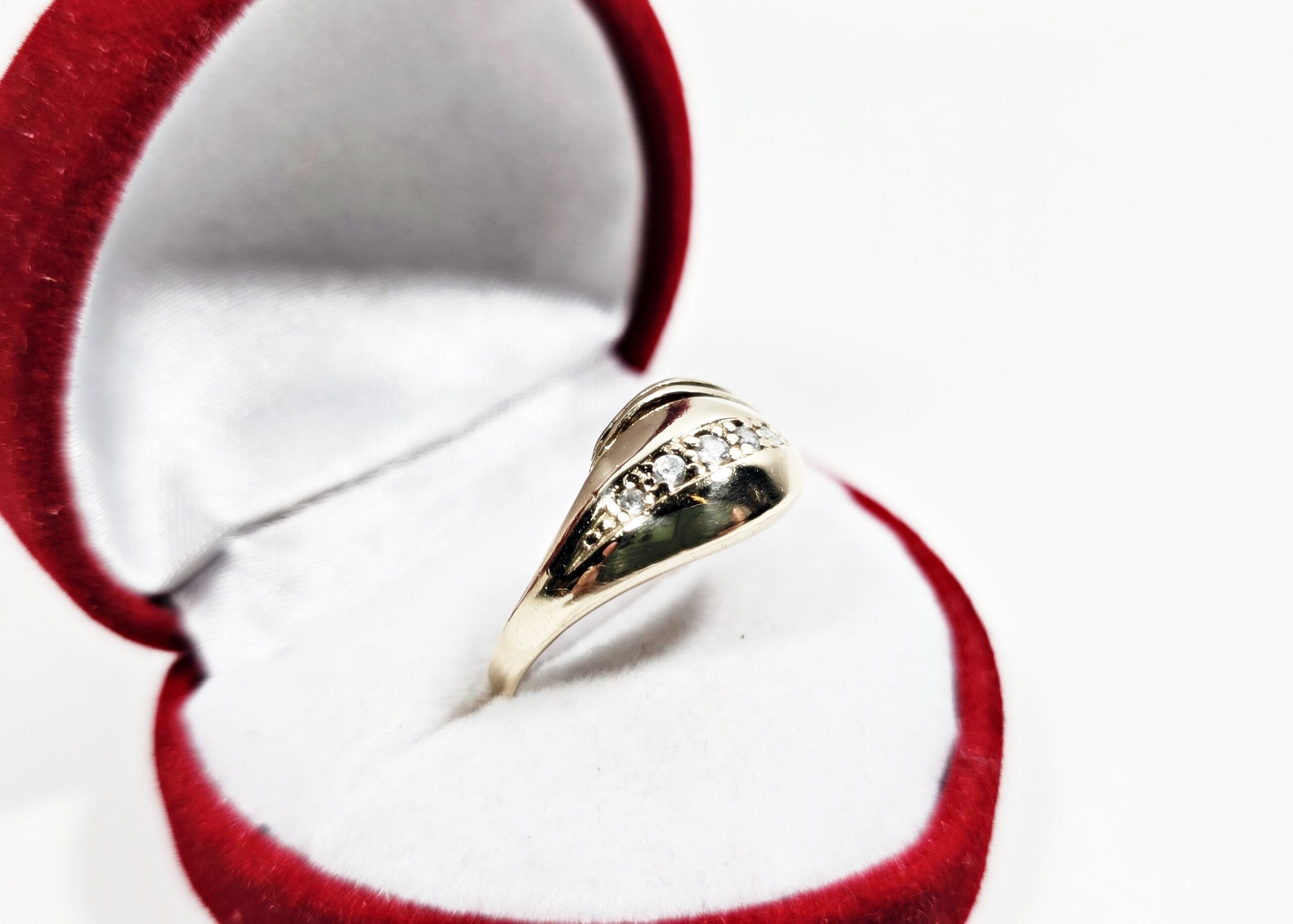 Złoty pierścionek pr585 14K R20 2.95g