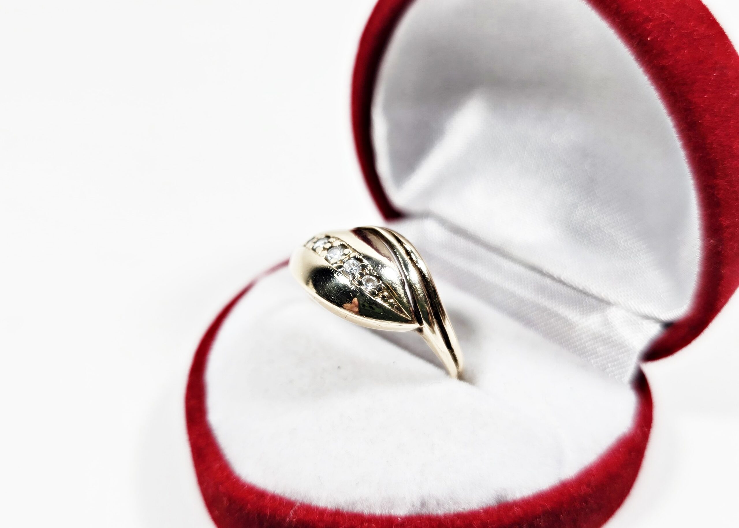 Złoty pierścionek pr585 14K R20 2.95g