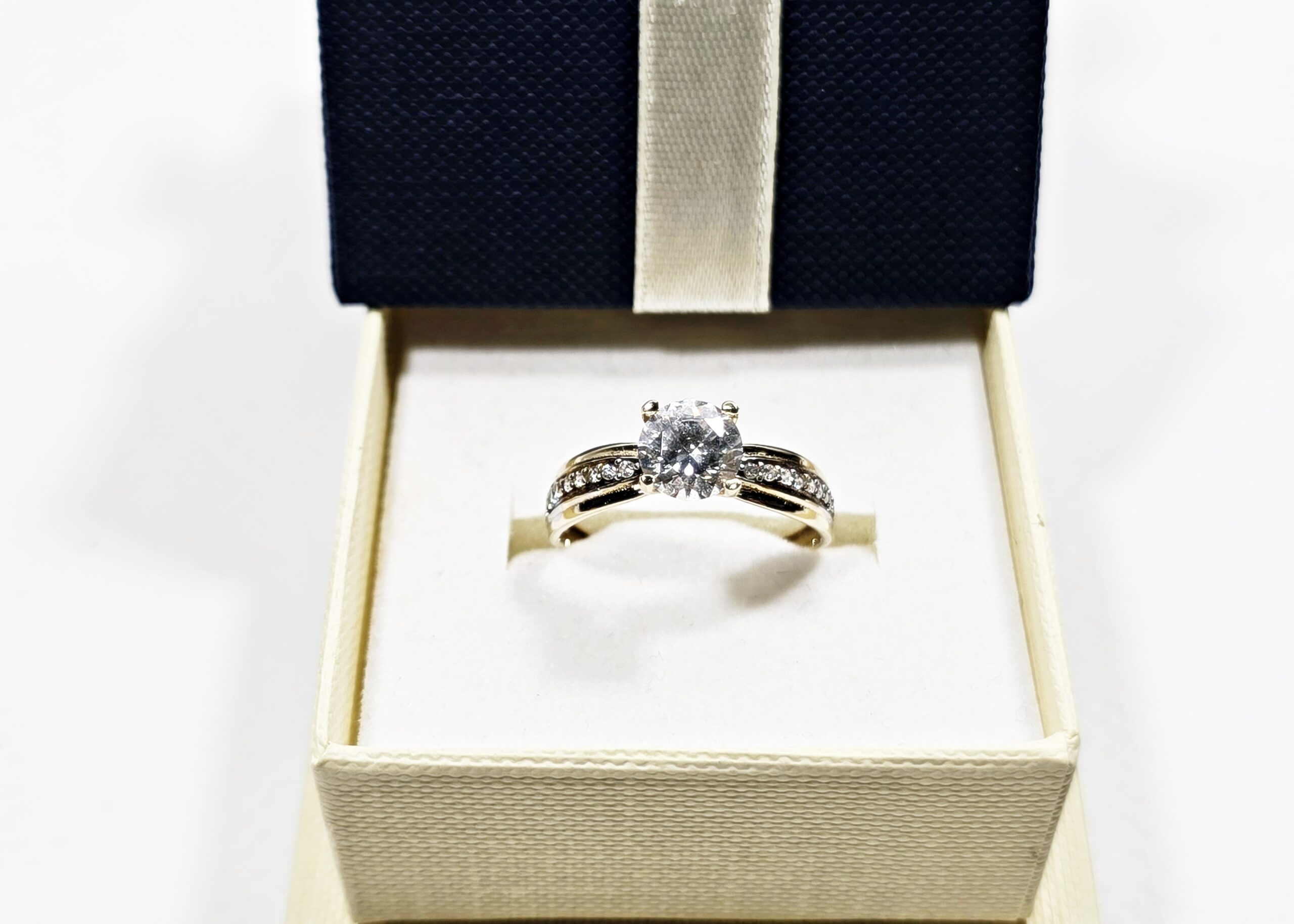 Złoty pierścionek pr585 14K R17 1.76g