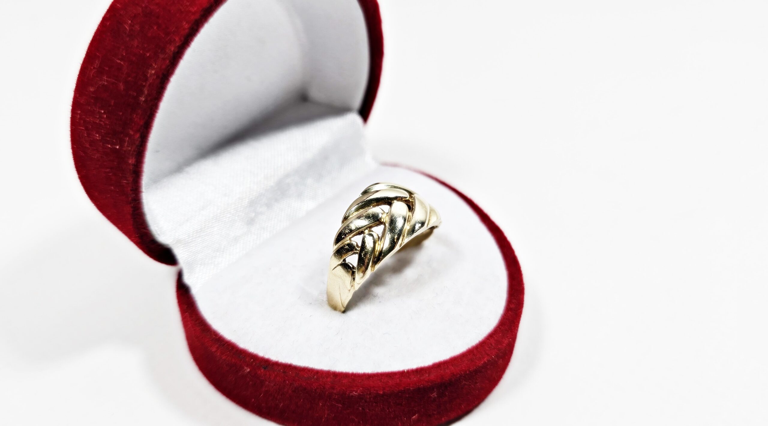 Złoty pierścionek pr585/14K 3.10g R16,5