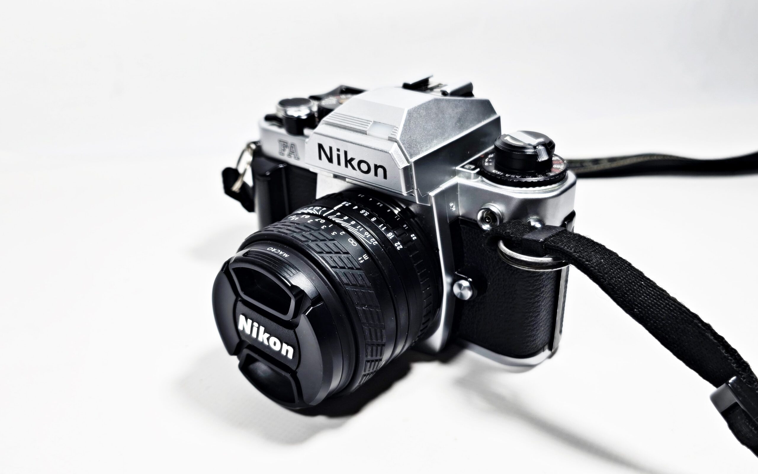 Analogowa lustrzanka Nikon FA