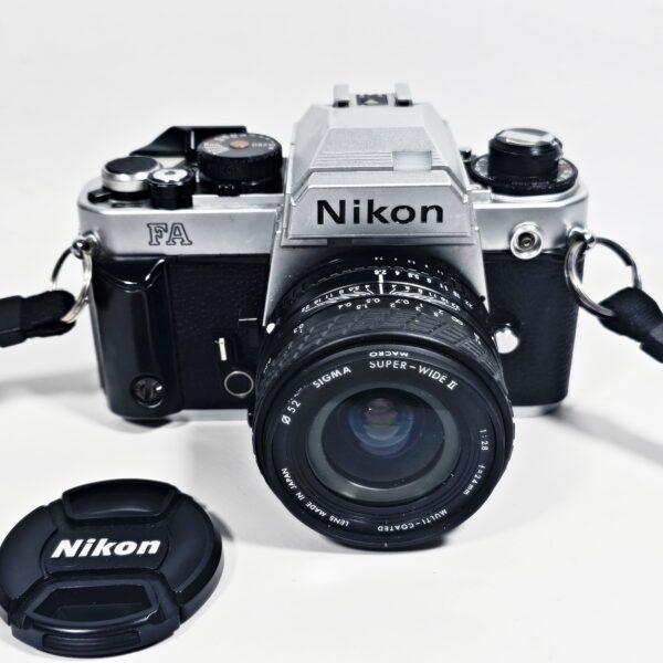 Analogowa lustrzanka Nikon FA