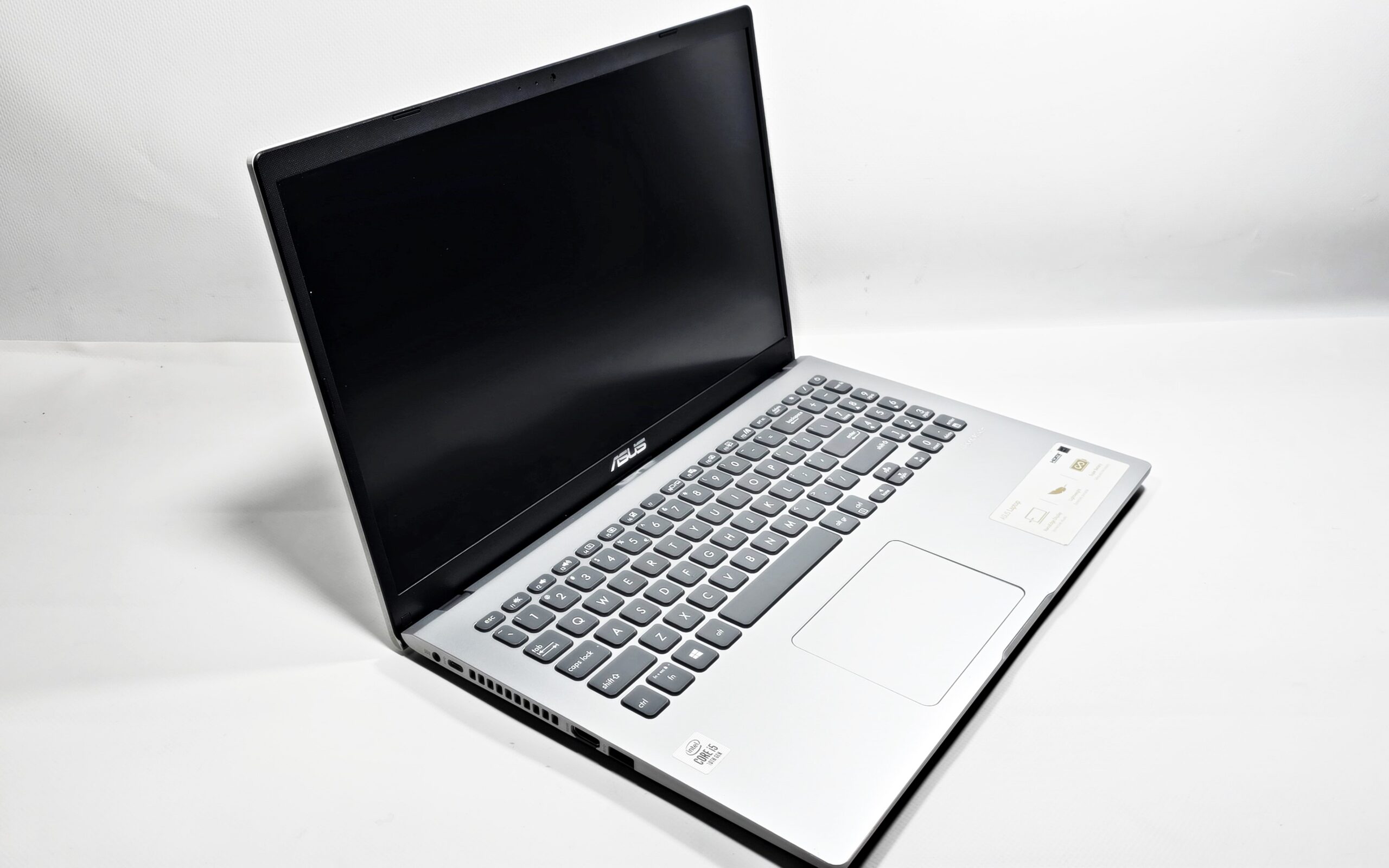 Laptop ASUS SONIC MASTER X509J i5/8gbRAM/256SSD