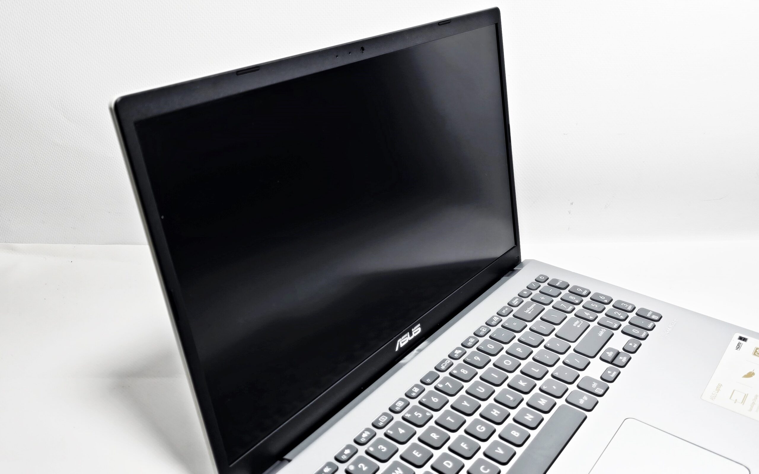 Laptop ASUS SONIC MASTER X509J i5/8gbRAM/256SSD