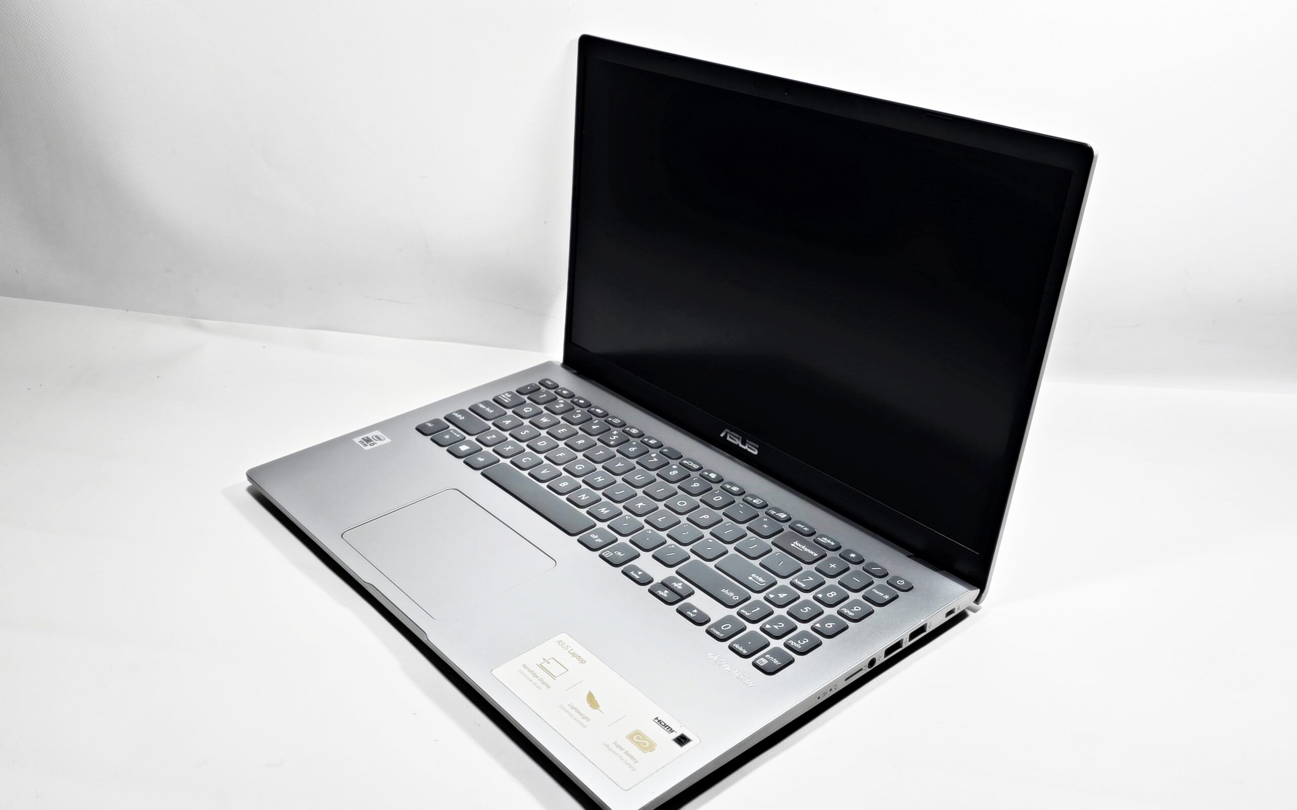 Laptop ASUS SONIC MASTER X509J i5/8gbRAM/256SSD