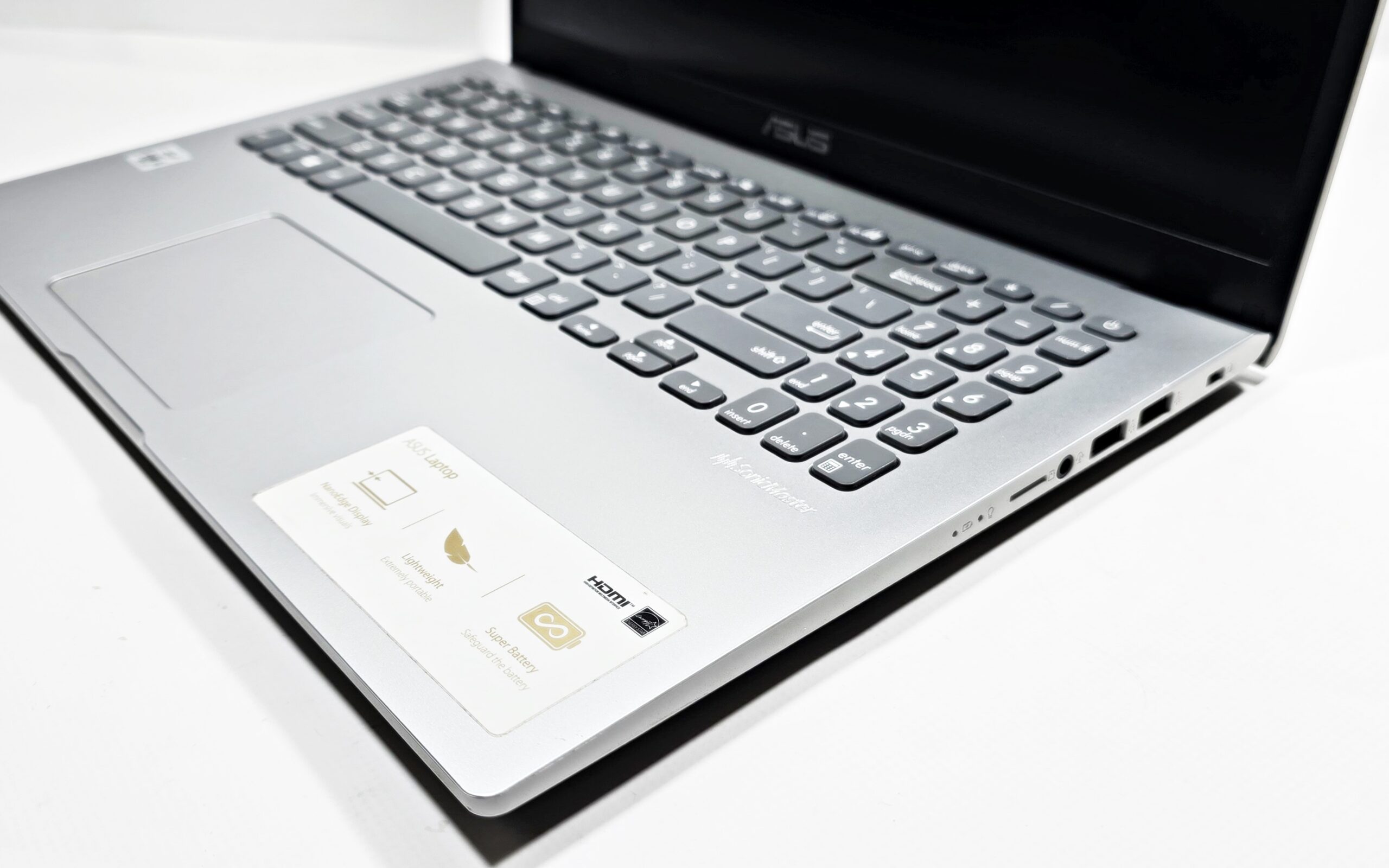 Laptop ASUS SONIC MASTER X509J i5/8gbRAM/256SSD