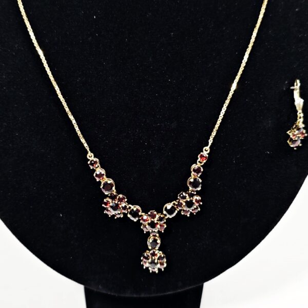 Złoty naszyjnik PR 585 14.48g z kolczykami PR 333 2.02g Granat